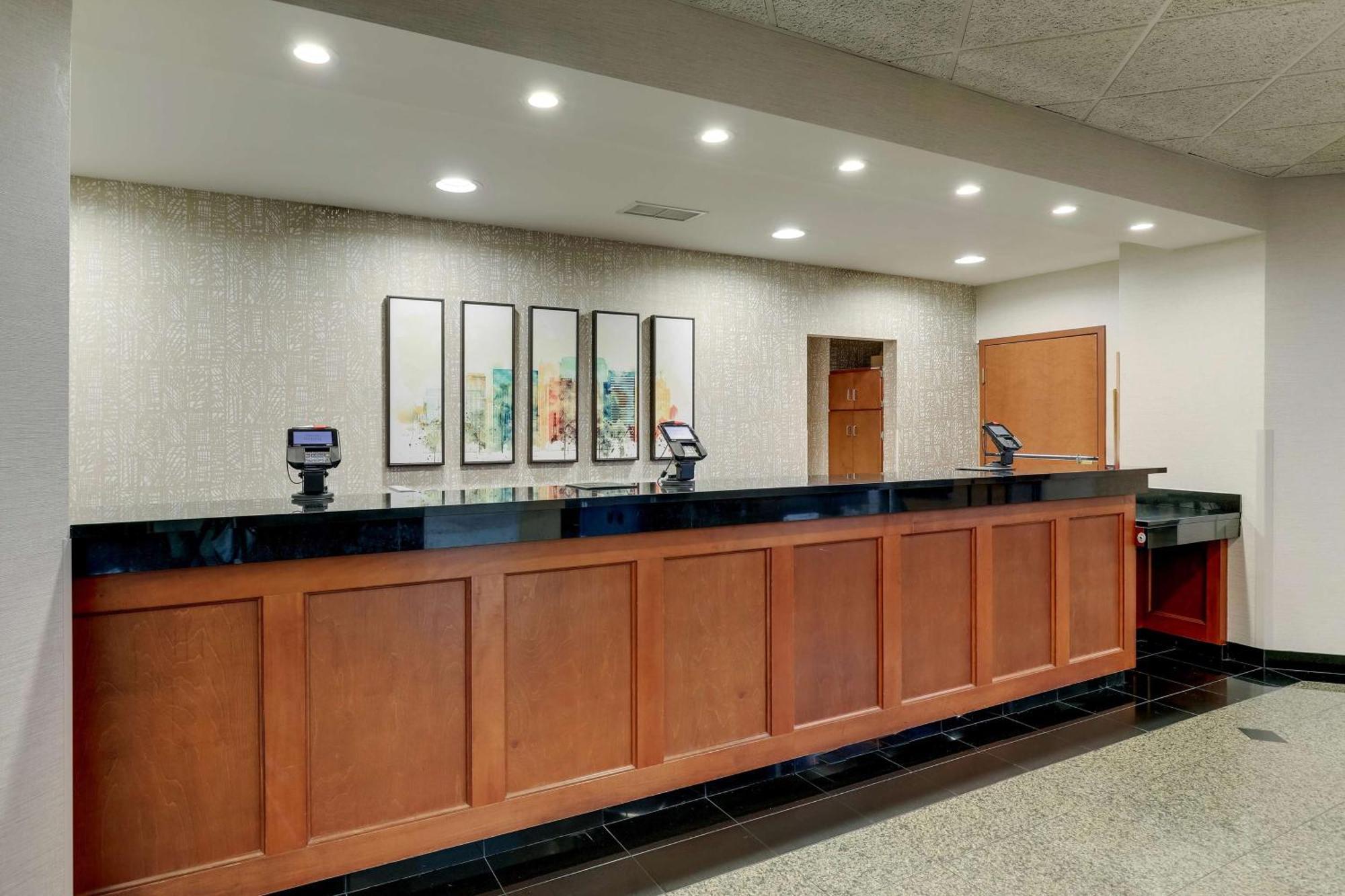 Drury Inn & Suites Birmingham Lakeshore Drive מראה חיצוני תמונה