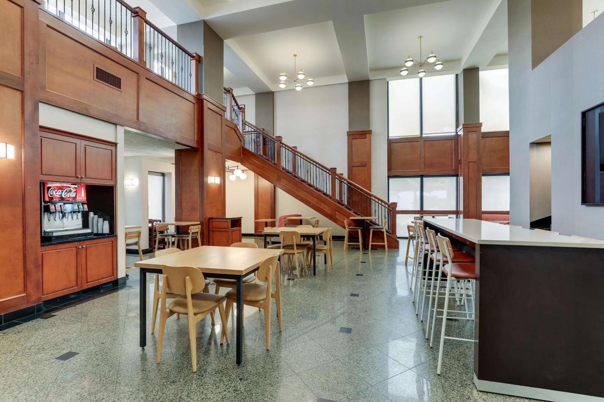 Drury Inn & Suites Birmingham Lakeshore Drive מראה חיצוני תמונה