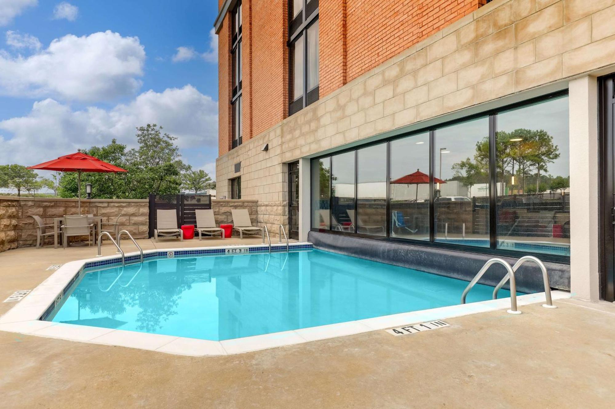 Drury Inn & Suites Birmingham Lakeshore Drive מראה חיצוני תמונה