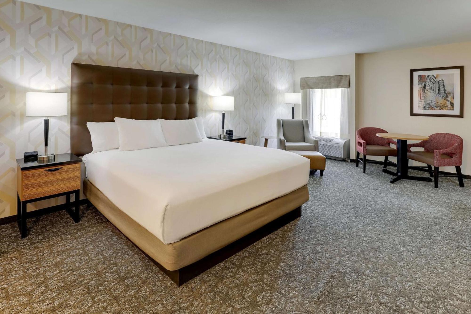 Drury Inn & Suites Birmingham Lakeshore Drive מראה חיצוני תמונה