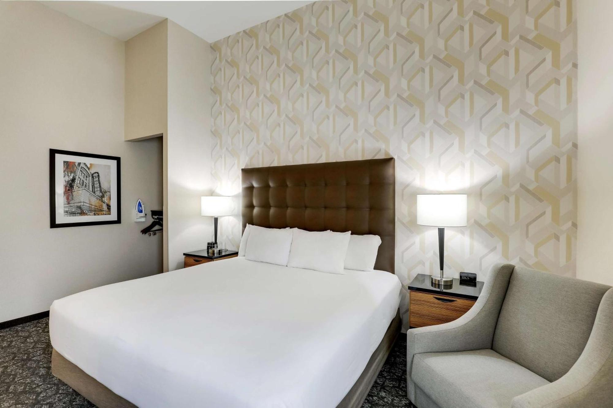 Drury Inn & Suites Birmingham Lakeshore Drive מראה חיצוני תמונה