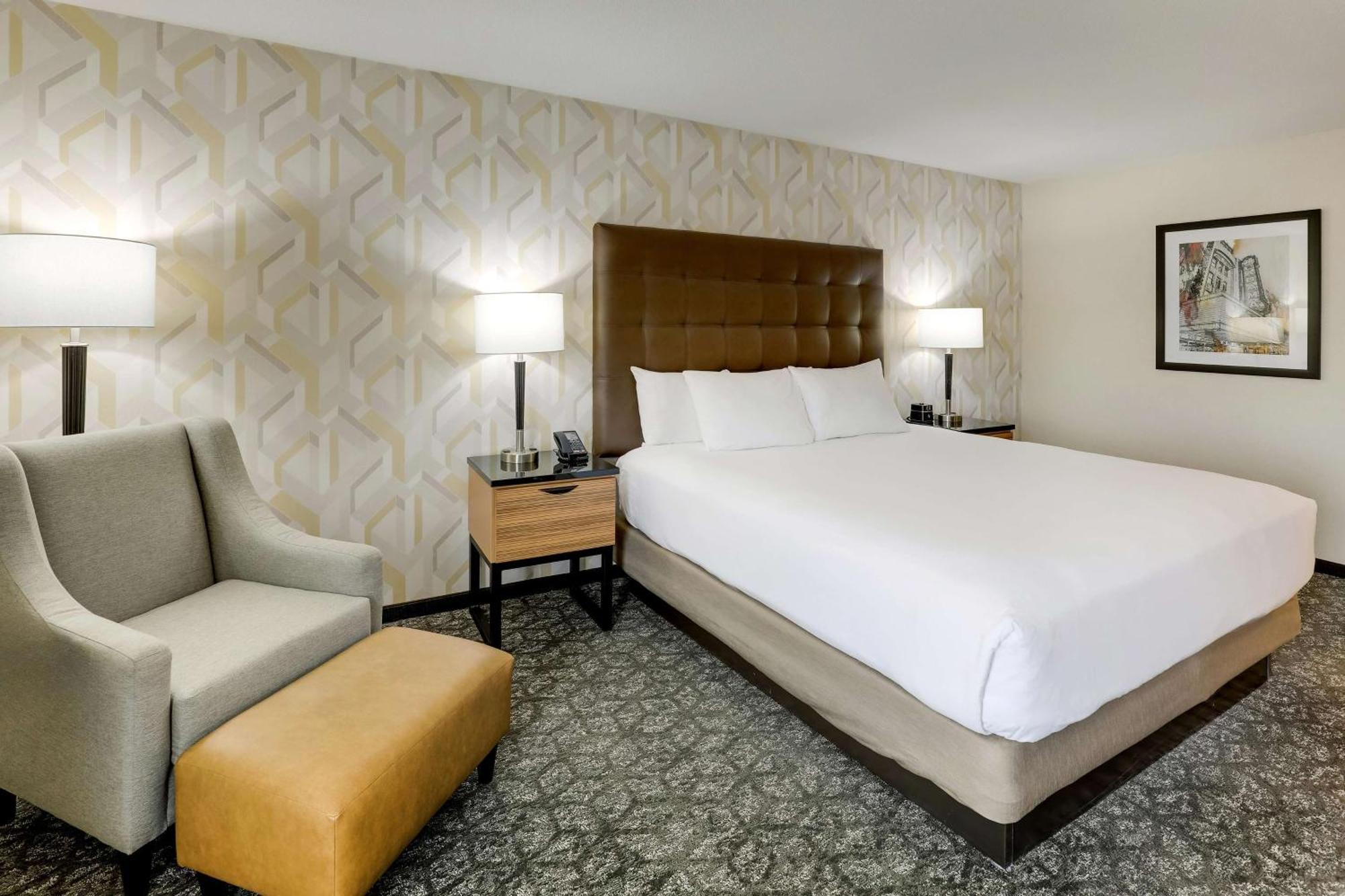 Drury Inn & Suites Birmingham Lakeshore Drive מראה חיצוני תמונה