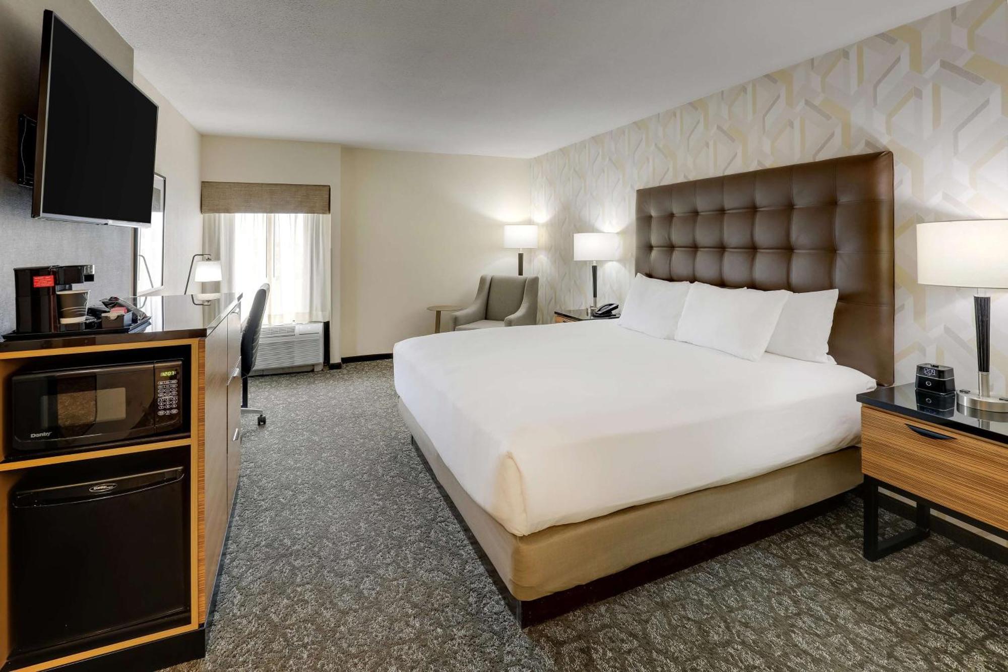 Drury Inn & Suites Birmingham Lakeshore Drive מראה חיצוני תמונה
