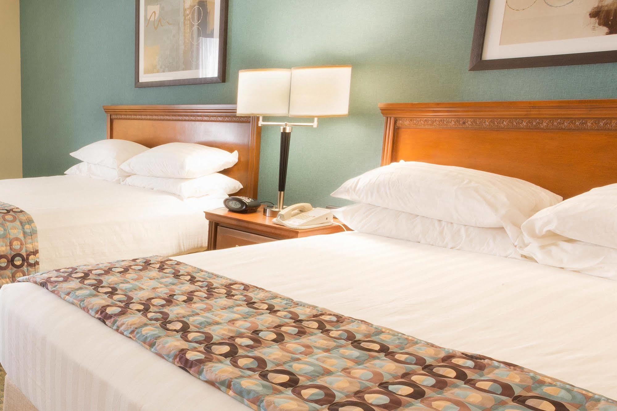 Drury Inn & Suites Birmingham Lakeshore Drive מראה חיצוני תמונה